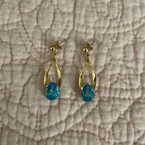 Beautiful 14k gold blue topaz earrings.